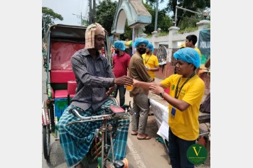 শ্রমিকের হাসি, আমাদের খুশি