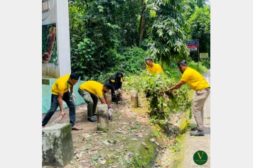 পরিষ্কার-পরিচ্ছন্নতা অভিযানে ভিবিডি মৌলভীবাজার: কমলগঞ্জে সবুজ ও সচেতন ভ্রমণ নগরীর পথে।