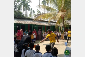 “শিশুর এক ঘণ্টা আনন্দ”