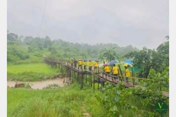 রাঙামাটির আশ্রয়কেন্দ্রে থাকা ৫০০+ মানুষের জন্য খাবার নিয়ে পাশে দাঁড়িয়েছে রাঙামাটির স্বেচ্ছাসেবী
